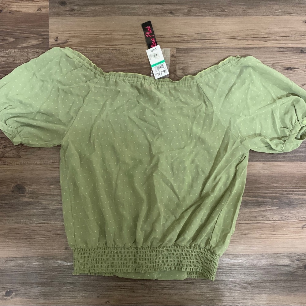Ultra Flirt Green Off The Shoulder Top Size Large Top NEW - Picture 5 of 8
